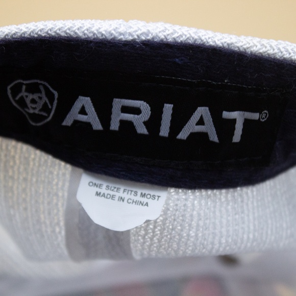 Ariat Serape Striped Mesh Snap Back Baseball Cap Women's Size OSFM - Picture 5 of 7